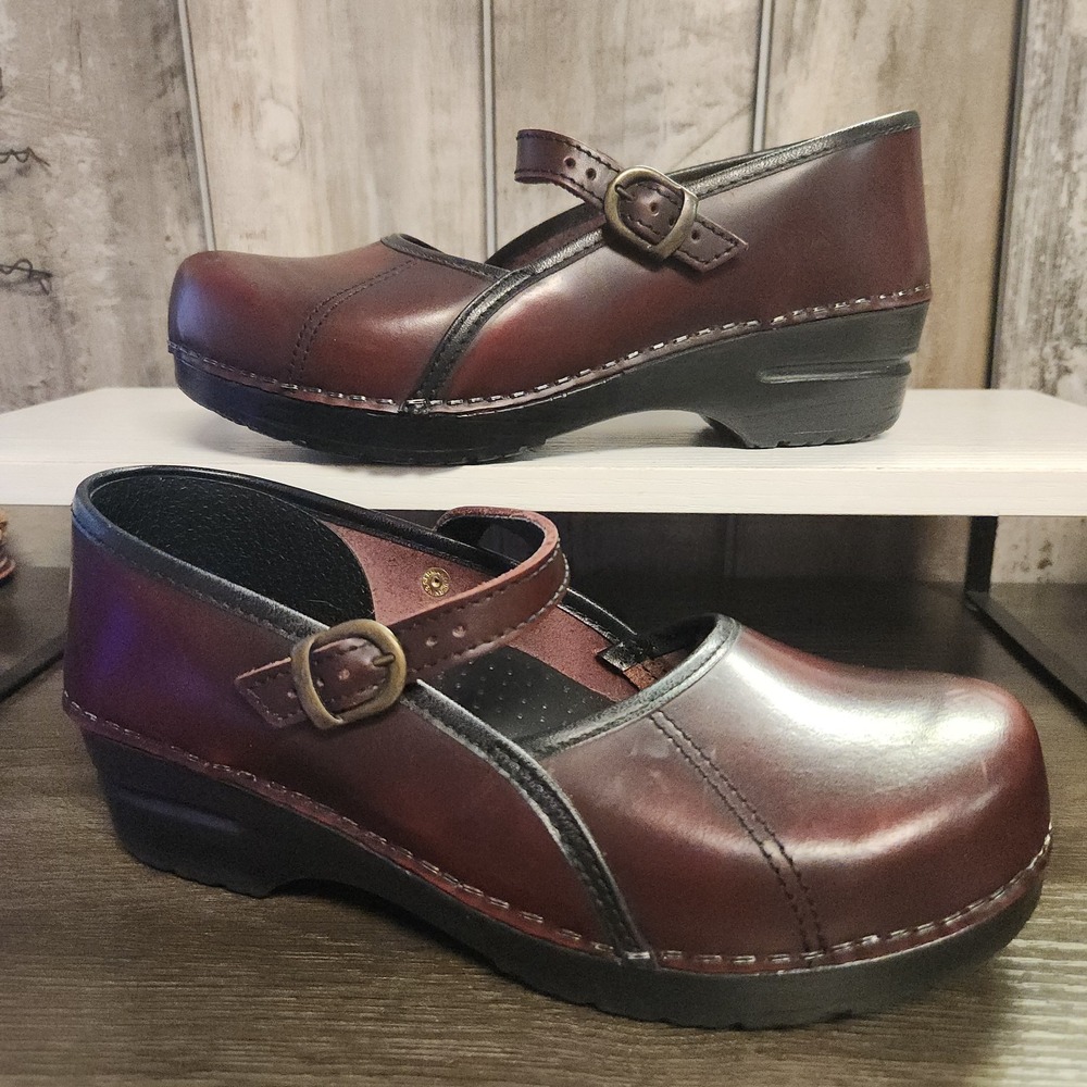 Sanita Mary Jane Clogs Shoes Red Burgundy Cabrio Leather Women's 9 EUC 40 Preppy
